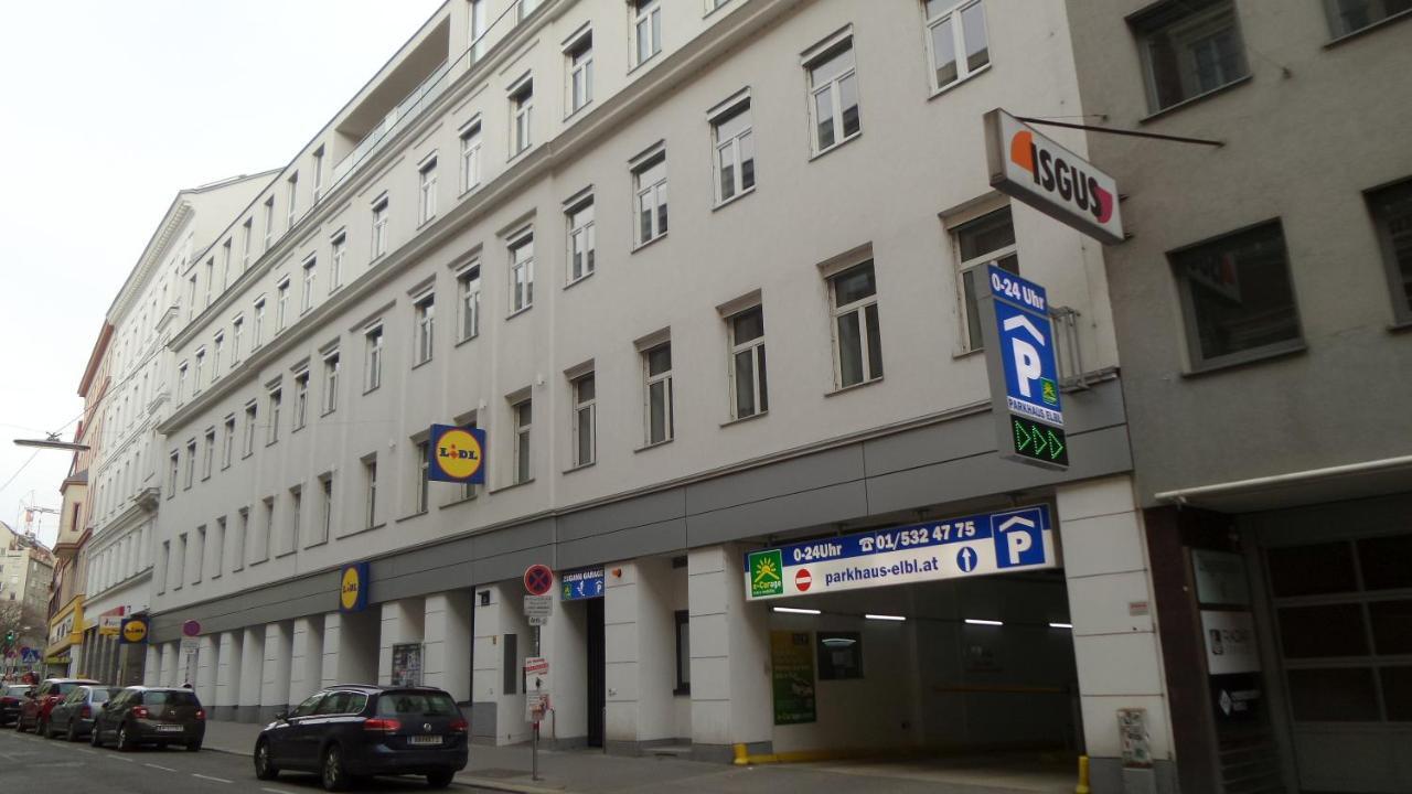 Loft #11 Mit Grosser Loggia Und Terrasse Wenen
